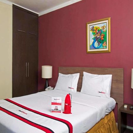 Reddoorz Premium @ Thamrin Kebon Sirih Hotel Jakarta Kültér fotó