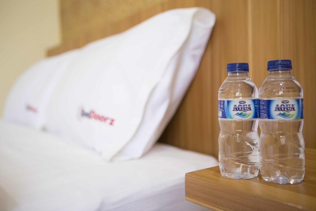 Reddoorz Premium @ Thamrin Kebon Sirih Hotel Jakarta Kültér fotó