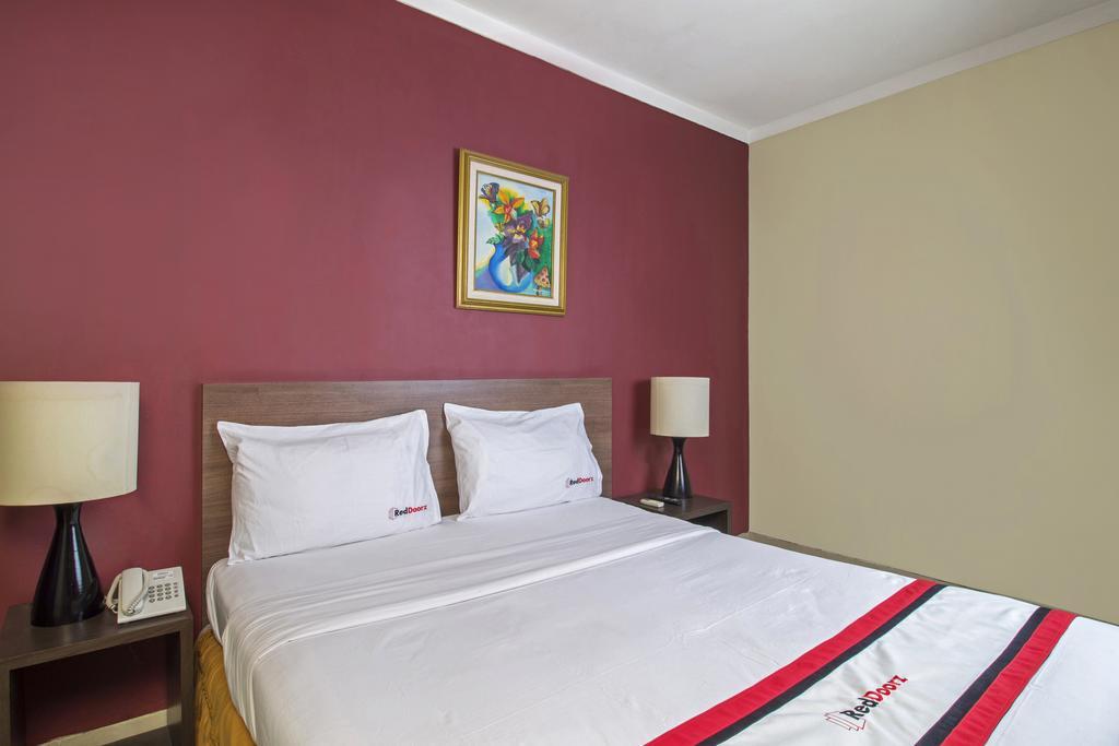 Reddoorz Premium @ Thamrin Kebon Sirih Hotel Jakarta Kültér fotó
