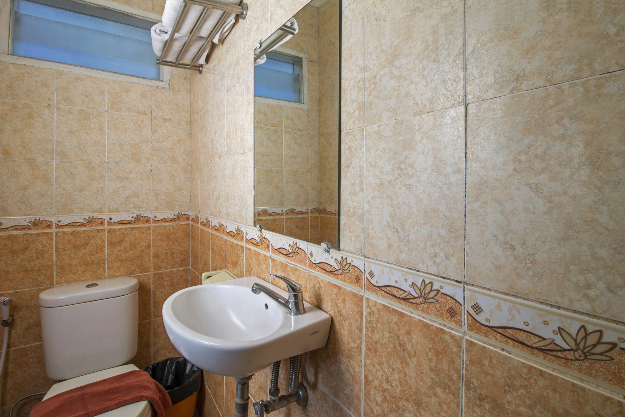Reddoorz Premium @ Thamrin Kebon Sirih Hotel Jakarta Kültér fotó
