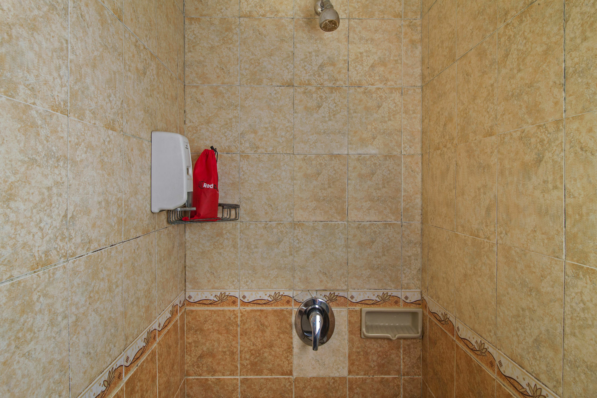 Reddoorz Premium @ Thamrin Kebon Sirih Hotel Jakarta Kültér fotó
