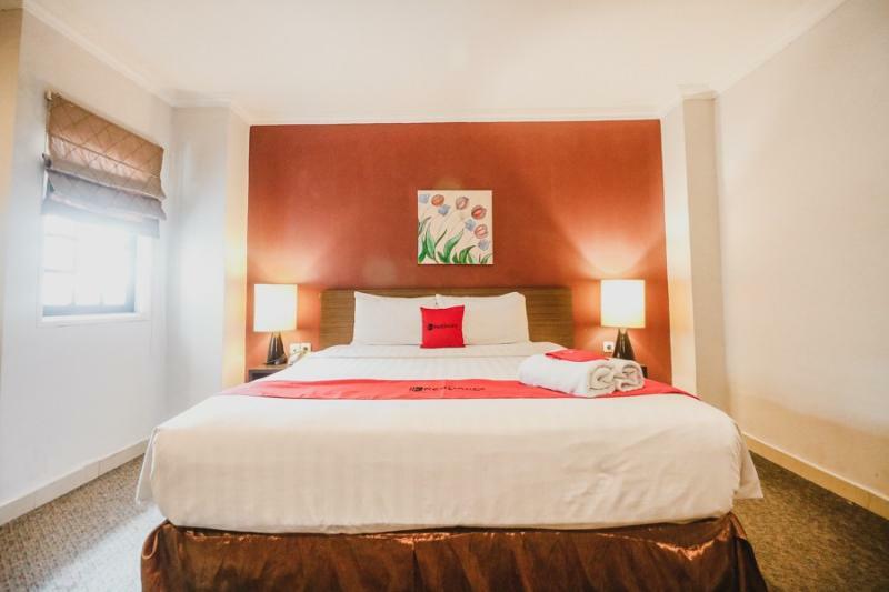 Reddoorz Premium @ Thamrin Kebon Sirih Hotel Jakarta Kültér fotó